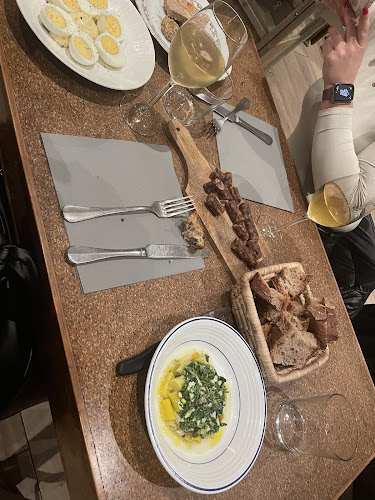 Terroirs - Table & Cave