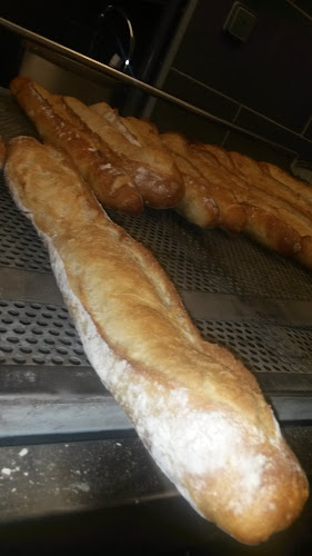 Distributeur à pain (Boulangerie-Patisserie Le Boudoir, Alizay) - Saint-Étienne-du-Rouvray