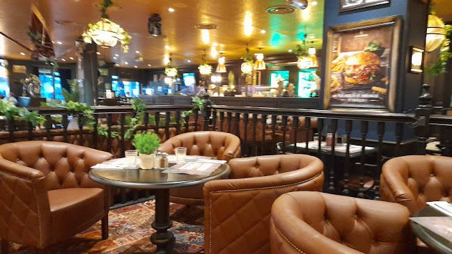 145 Quai Eric Tabarly, 29200 Brest, France