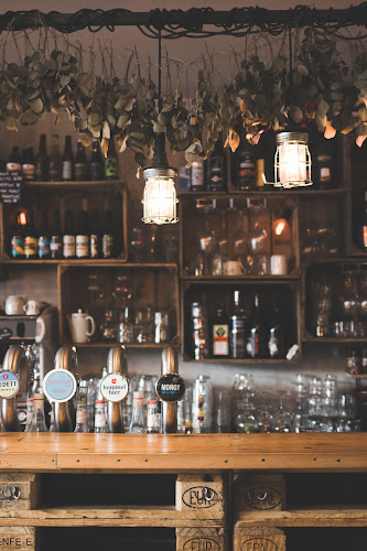 La Biche & Le Renard