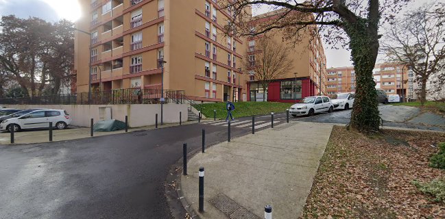 Au Terminus des Prétentieux