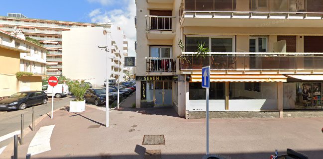 Seven Luxury Hookah Lounge